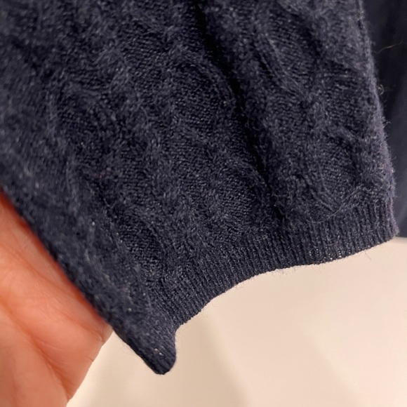 Aritzia Babaton women’s navy Vneck lightweight long sweater wool/linen blend. - Picture 6 of 6